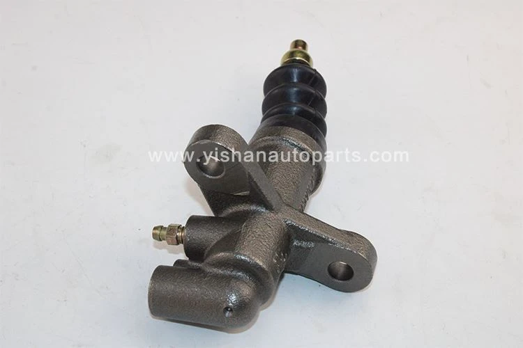 2 isuzu TFR clutch slave cylinder